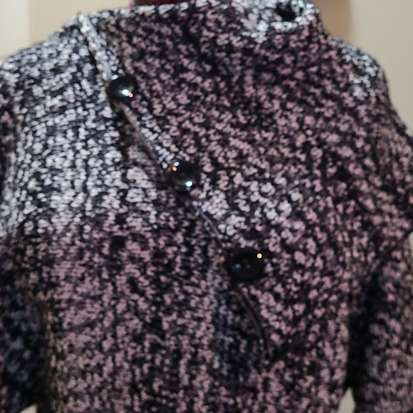 Unique Asymmetrical Sweater - Picture 2 of 4